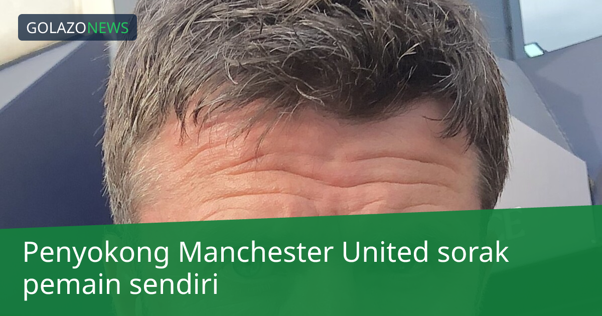Penyokong Manchester United sorak pemain sendiri